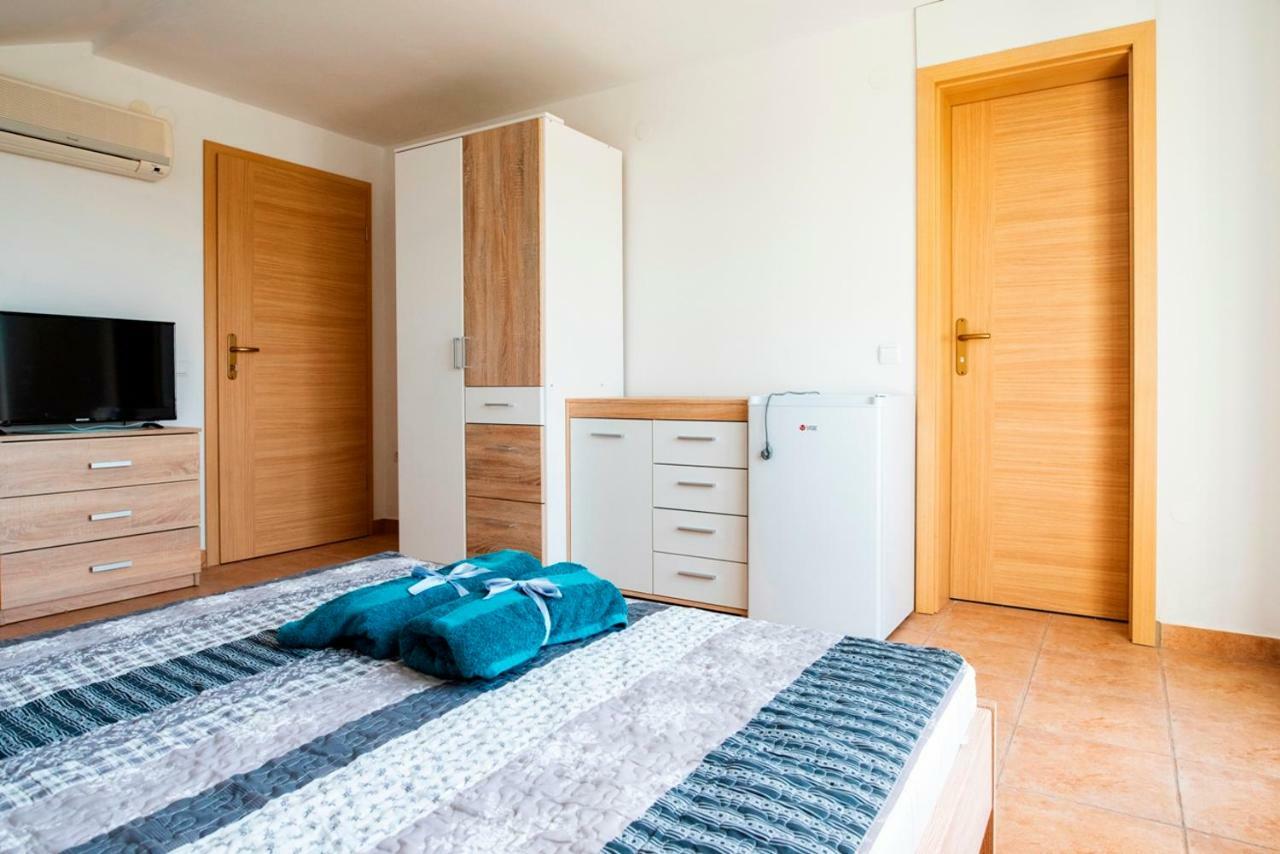 Lavanda Apartments&Studios Pinezići エクステリア 写真