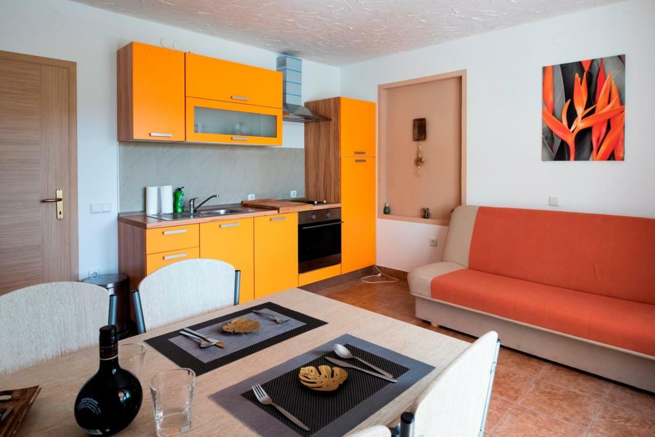 Lavanda Apartments&Studios Pinezići エクステリア 写真