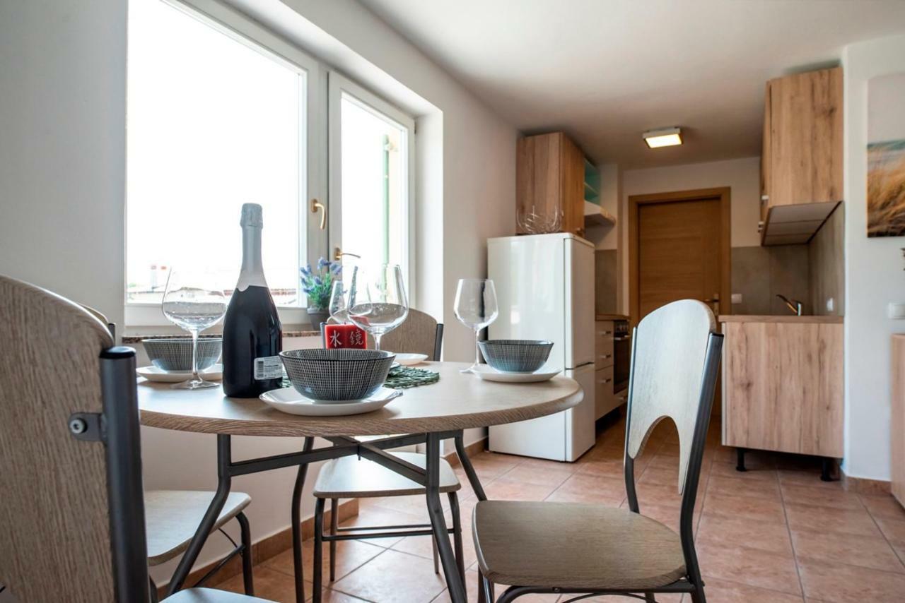 Lavanda Apartments&Studios Pinezići エクステリア 写真