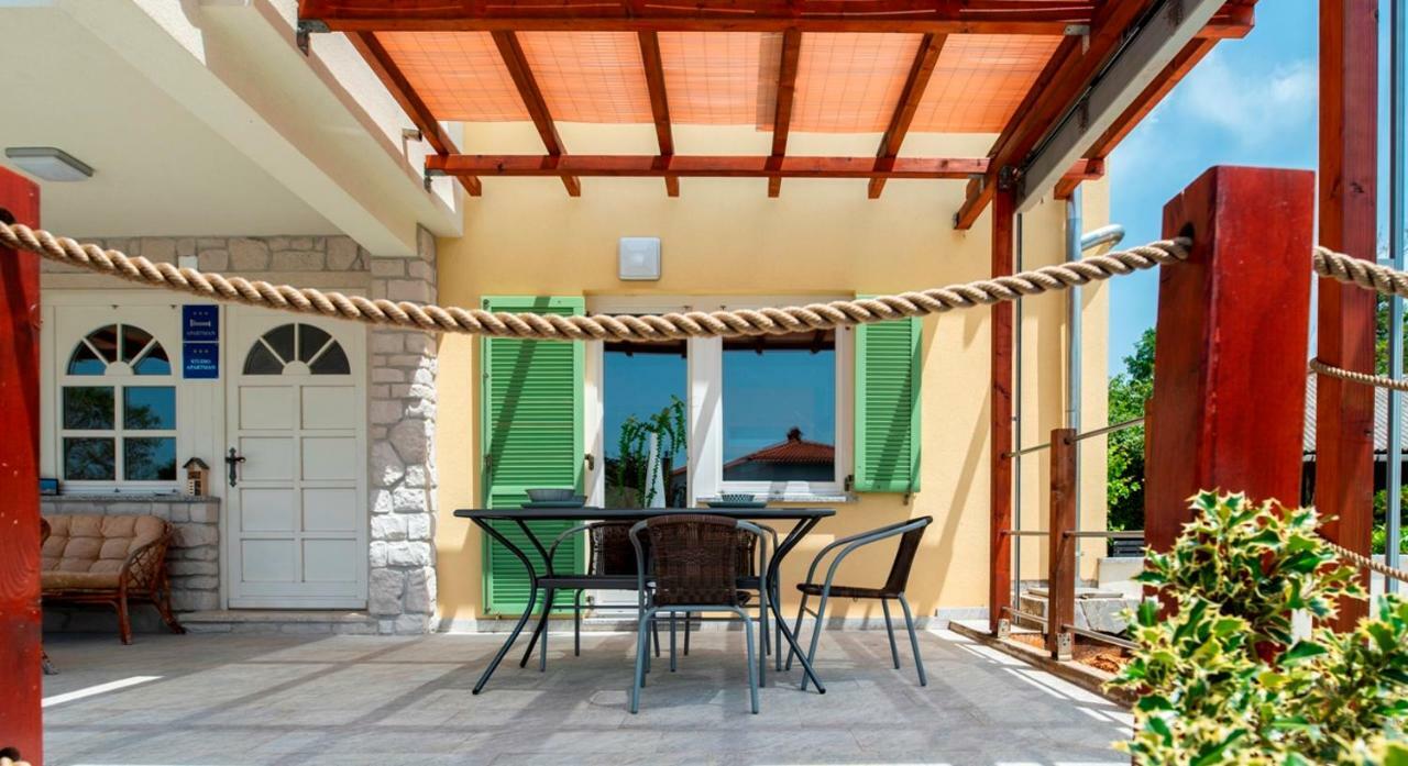 Lavanda Apartments&Studios Pinezići エクステリア 写真