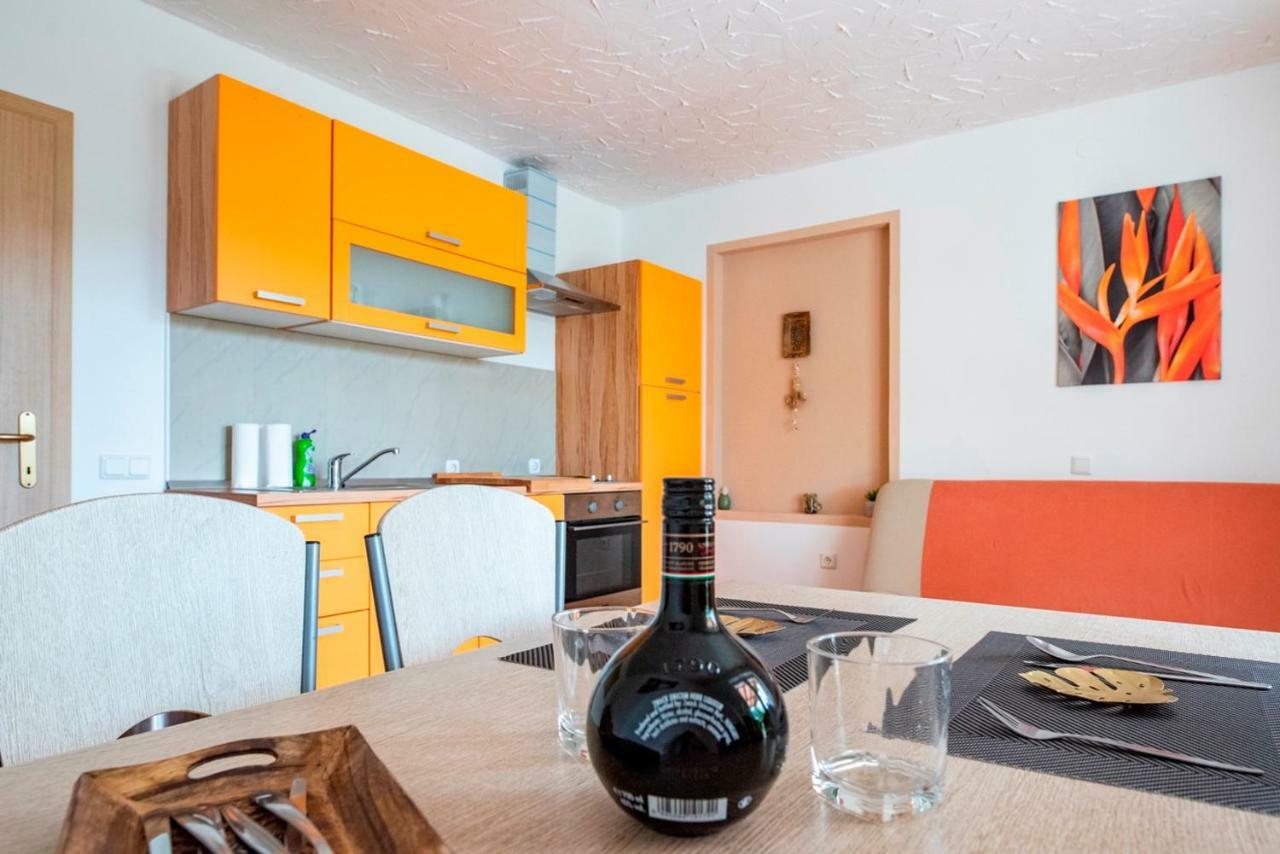 Lavanda Apartments&Studios Pinezići エクステリア 写真