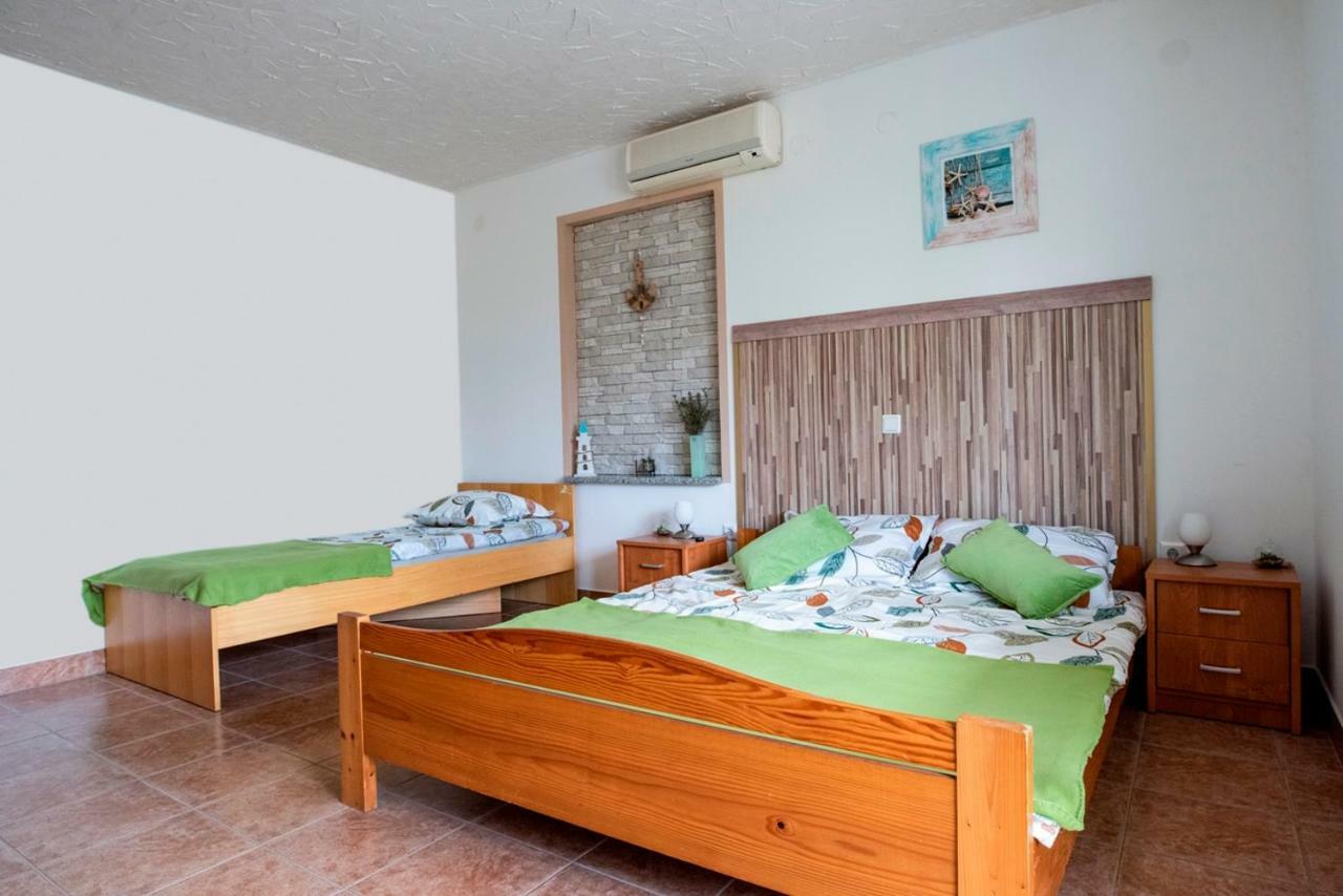 Lavanda Apartments&Studios Pinezići エクステリア 写真