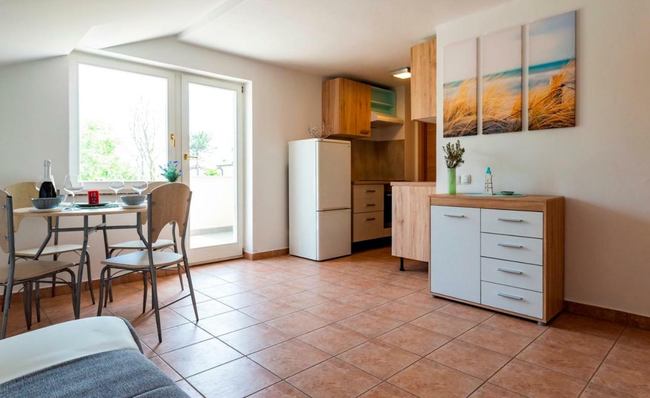 Lavanda Apartments&Studios Pinezići エクステリア 写真